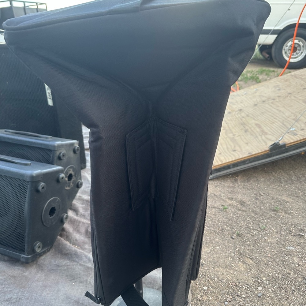 Set of Yamaha Black Speaker cases - Picture 4 of 5
